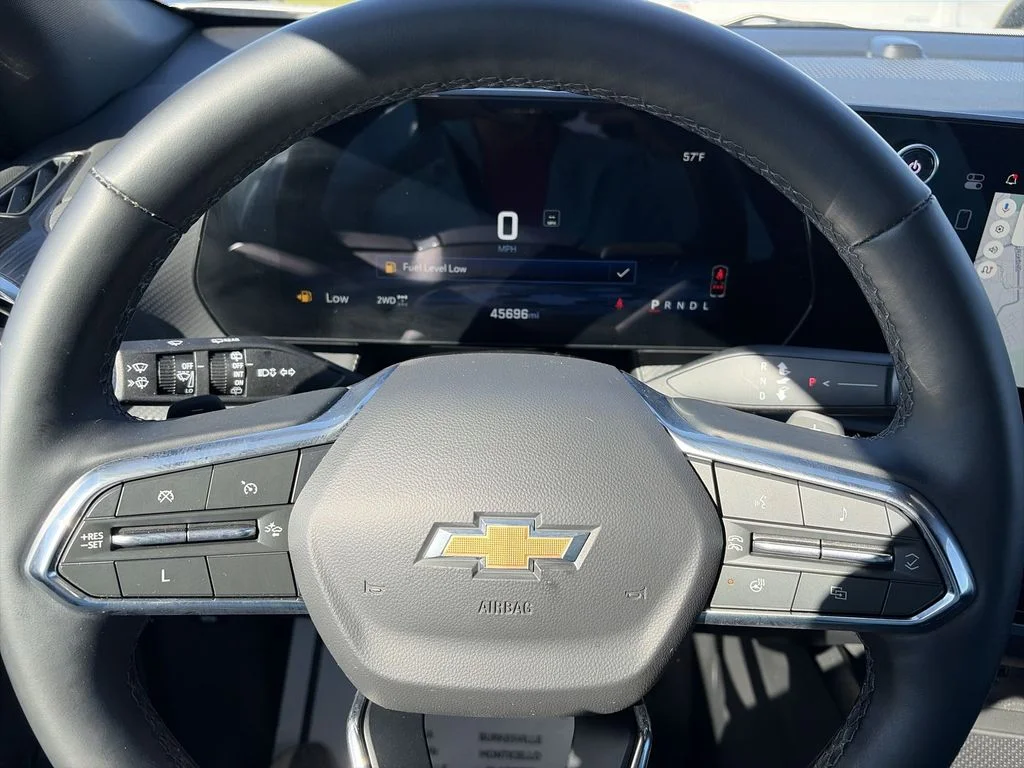 Used 2025 White Chevrolet LT image 14