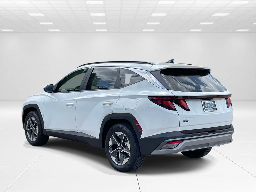 New 2026 White Hyundai SEL image 4