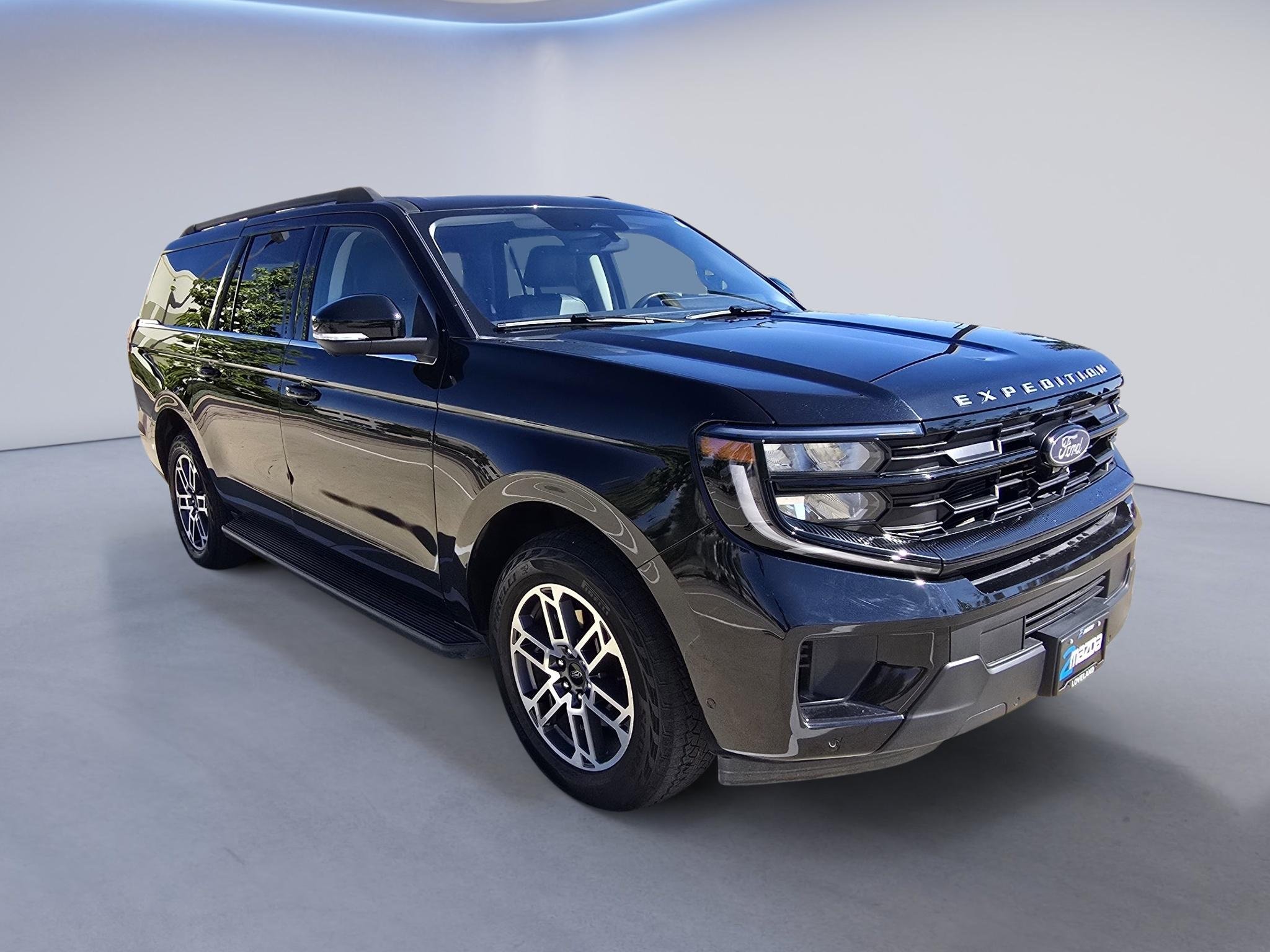 Used 2025 Agate Black Metallic Ford Active image 7