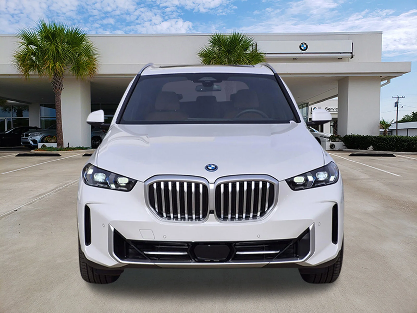 New 2026 Mineral White Metallic BMW xDrive50e image 2