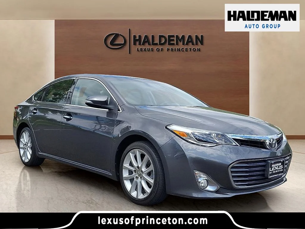 2013 Toyota Avalon XLE Touring's photo