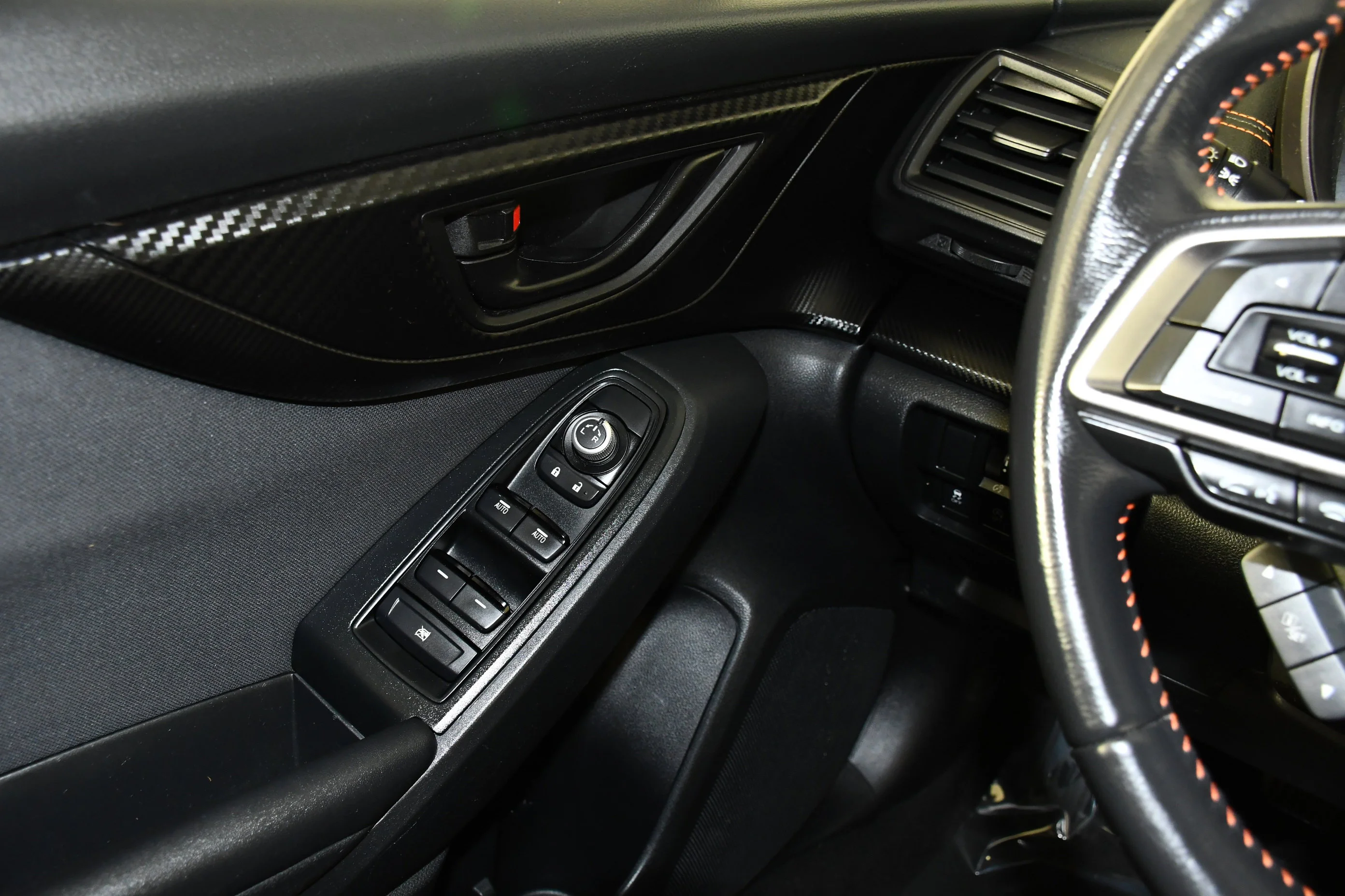 Used 2022 Crystal White Pearl Subaru Premium image 33