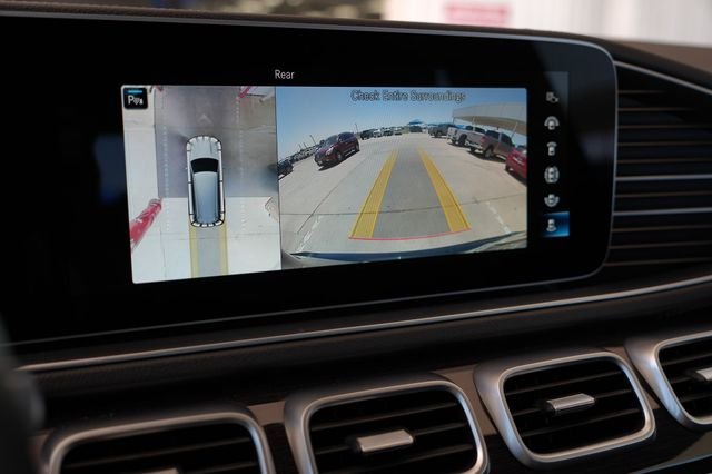 Used 2021  Mercedes-Benz GLS 580 image 25