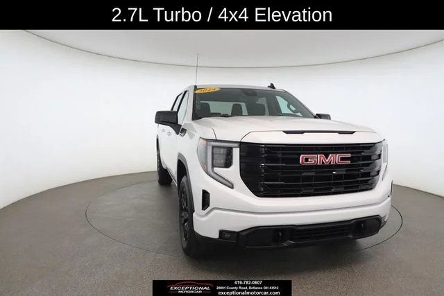 Used 2024 White GMC Elevation image 28