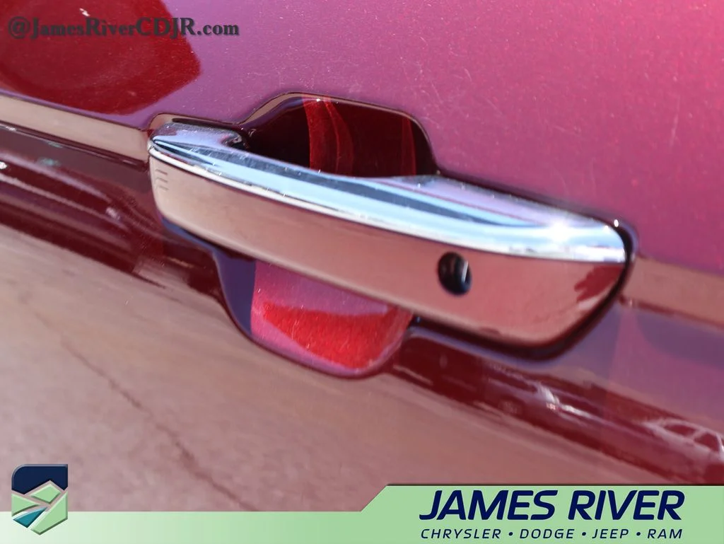 Used 2022 Red Jeep Overland image 21