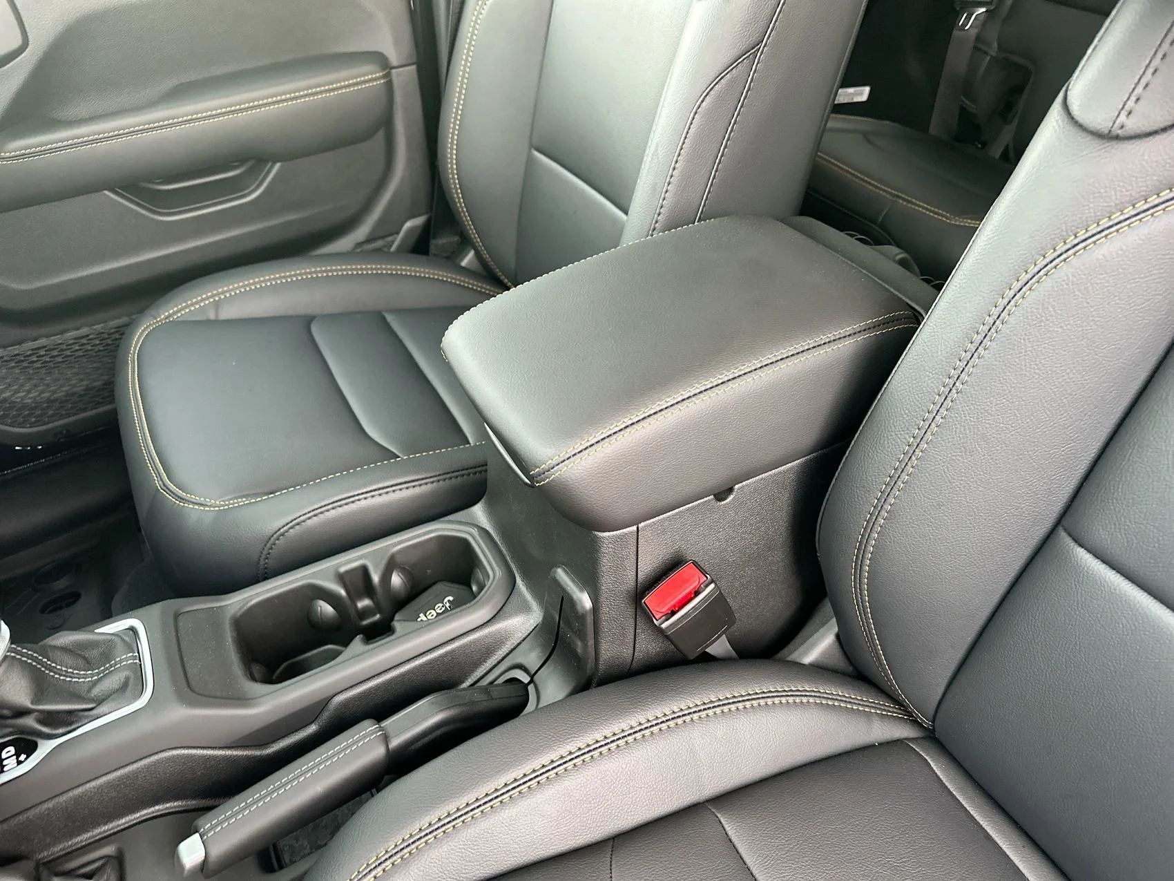 2025 Jeep Wrangler 4-Door Sahara - Photo 20