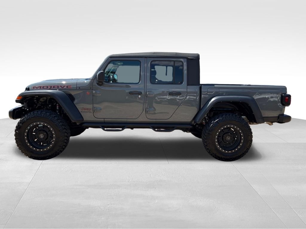 Used 2022 Gray Jeep Mojave image 2