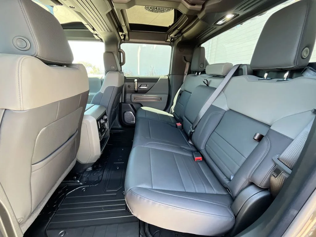2025 GMC HUMMER EV 2X - Photo 35