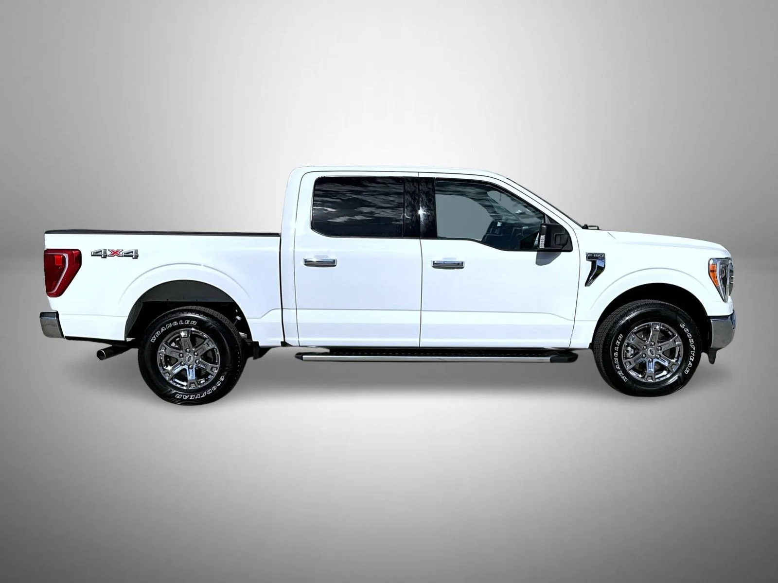 Used 2023 White Ford XLT image 4