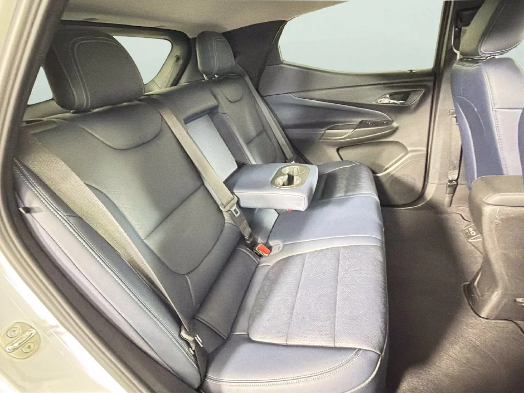 Used 2023 SUMMIT WHITE Chevrolet Premier image 30