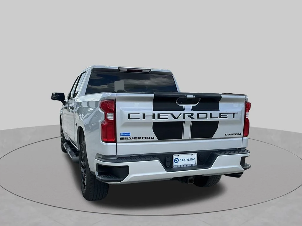 Used 2022 Silver Chevrolet Custom image 8