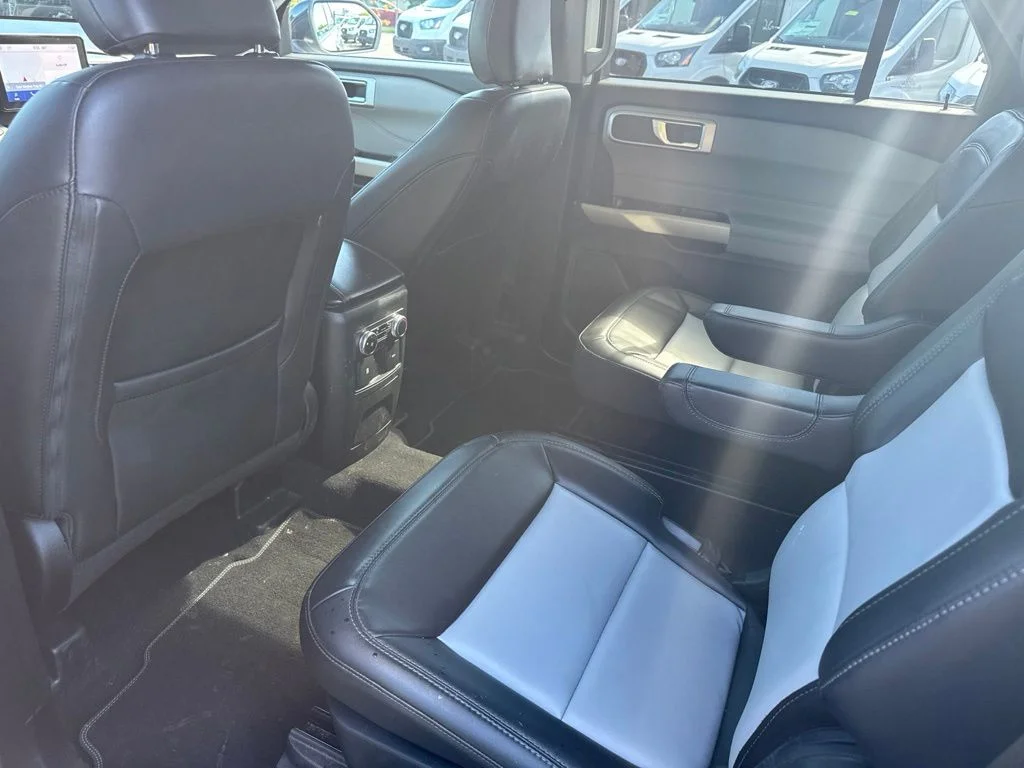 Used 2023 Silver Ford XLT image 11