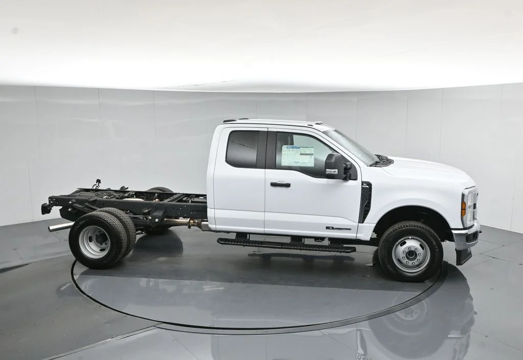 New 2025 White Ford XL image 49