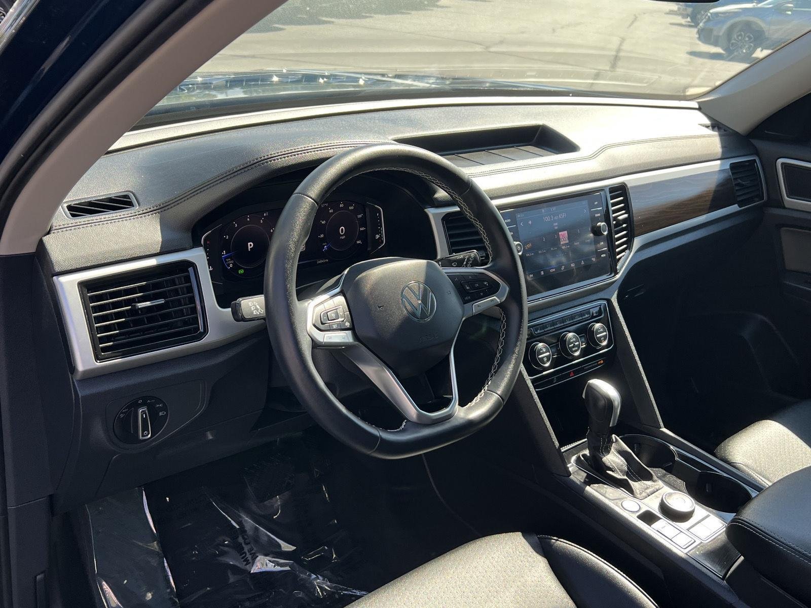 2023 Volkswagen Atlas SE w/Tech - Photo 27