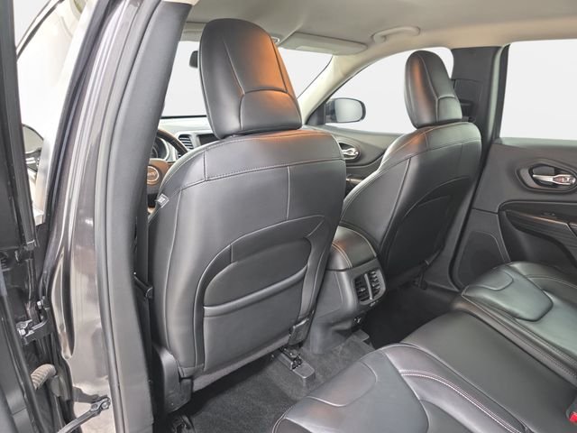Used 2016 Gray Jeep Limited image 12
