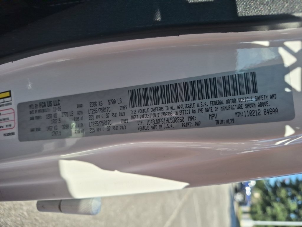 Used 2017 White Jeep Unlimited Rubicon image 25
