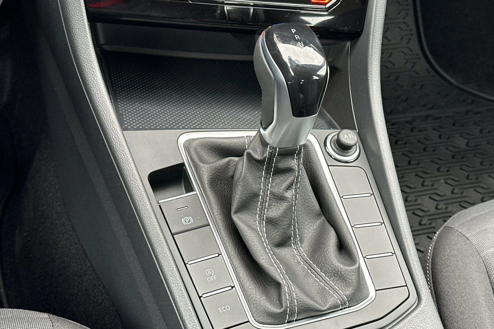 New 2026 White Volkswagen 1.5T S image 19