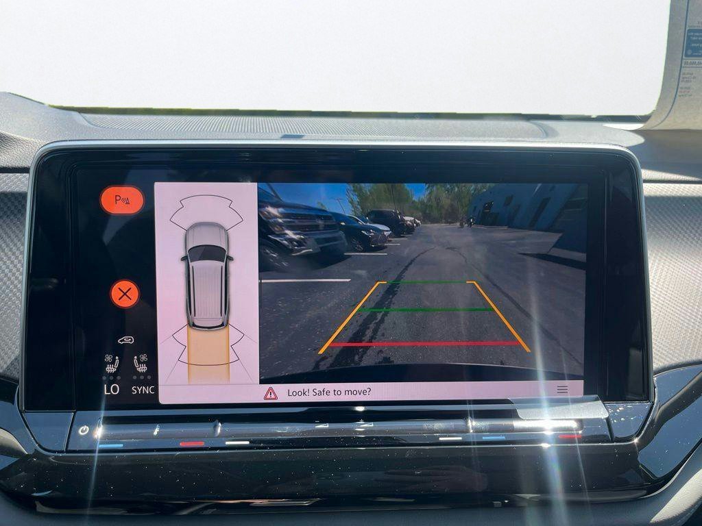 New 2026 Blue Volkswagen SE w/Technology image 15