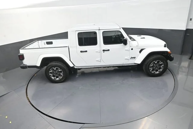 New 2026 Bright White Clear-Coat Exterior Paint Jeep Sahara image 19