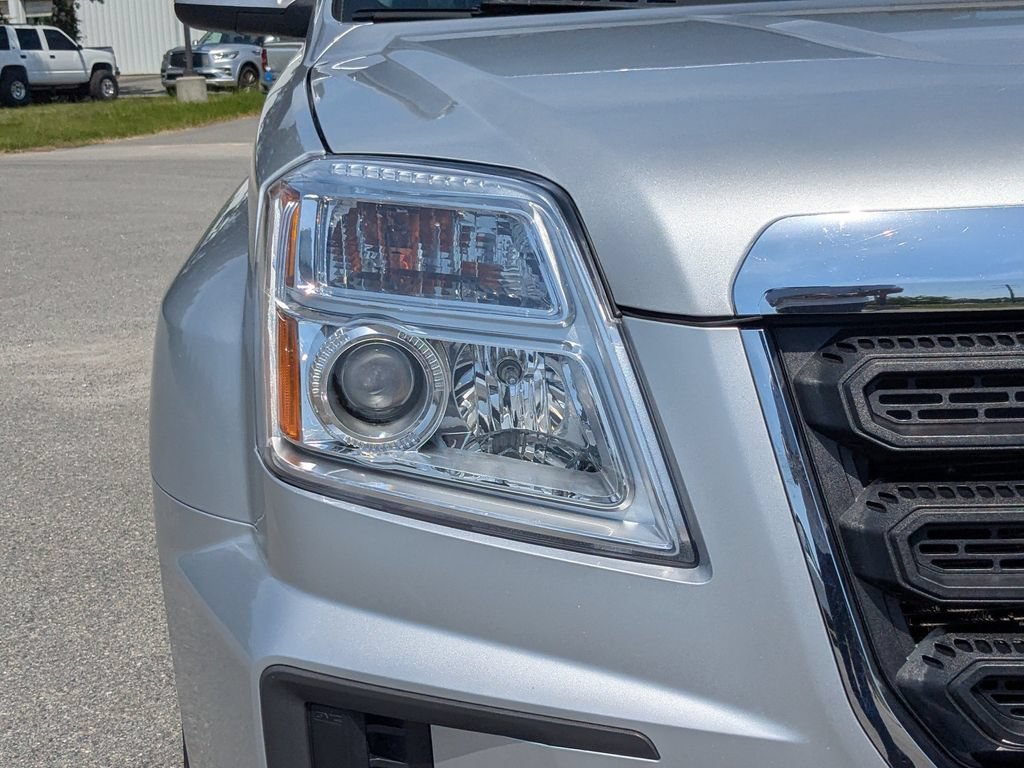 Used 2017 QUICKSILVER METALLIC GMC SLE image 10