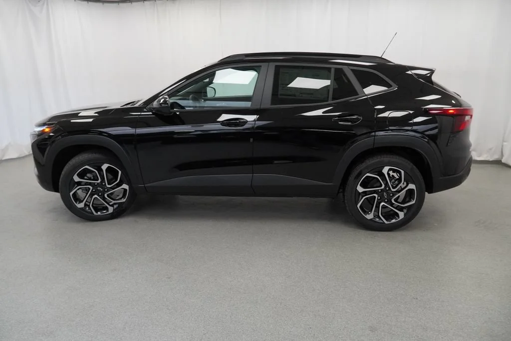 New 2026 Mosaic Black Metallic Chevrolet 2RS image 37