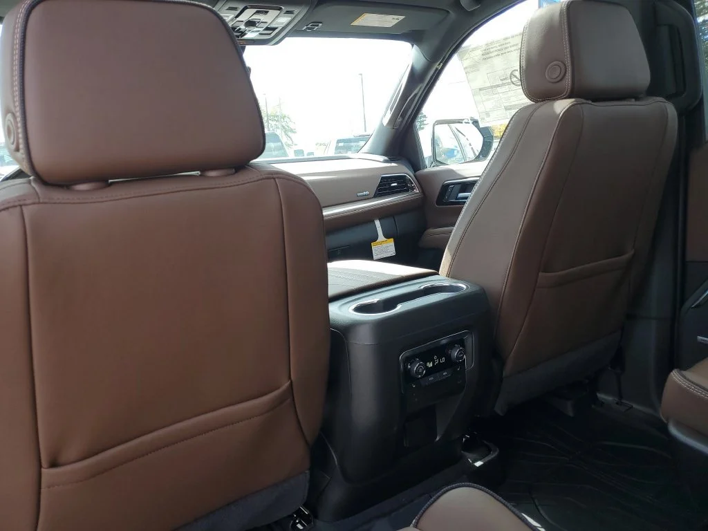 New 2026 Polar White Tricoat Chevrolet High Country image 31