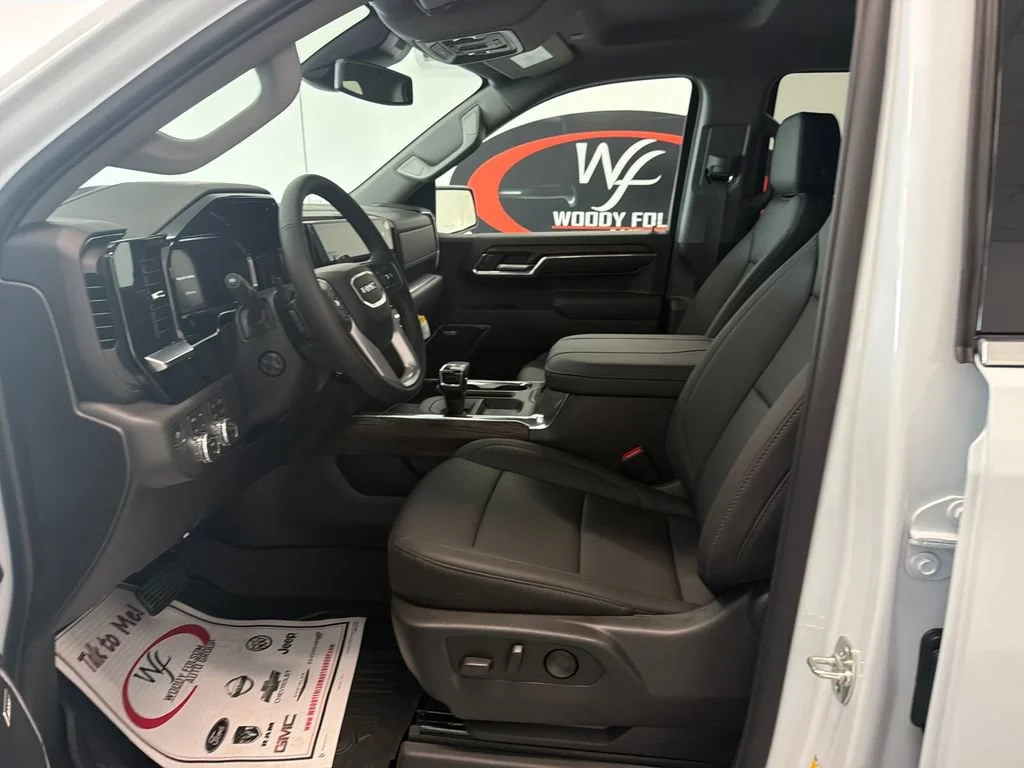 New 2026 Glacier White Tricoat GMC SLT image 9