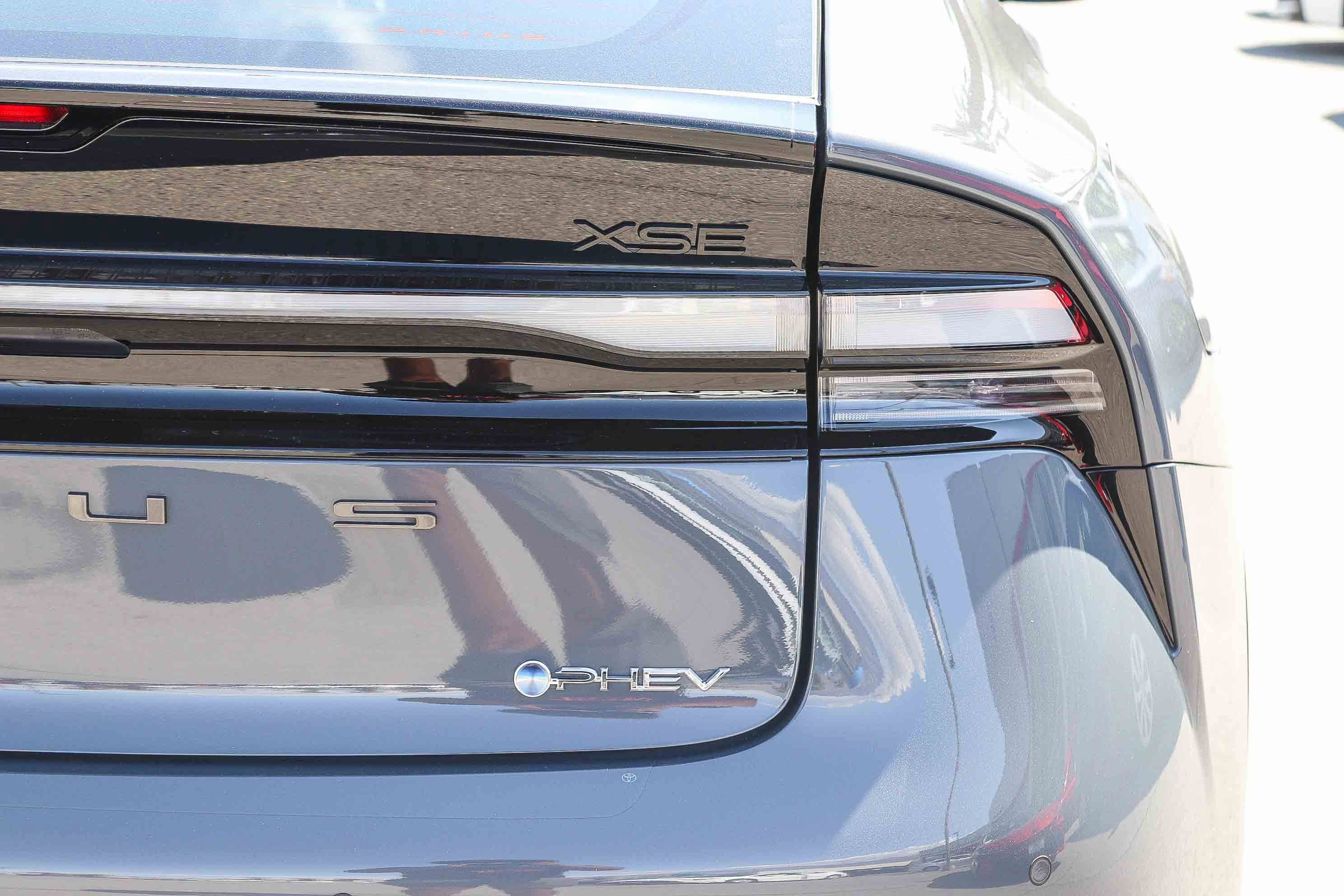 2026 Toyota Prius Plug-in Hybrid XSE - Photo 7