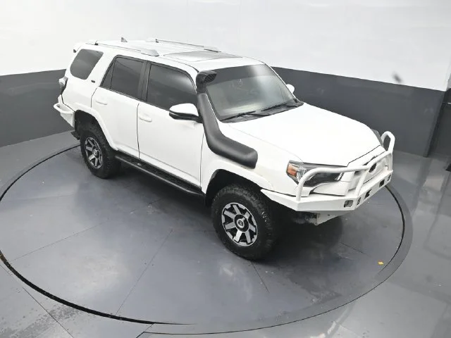 Used 2016 White Toyota SR5 Premium image 24