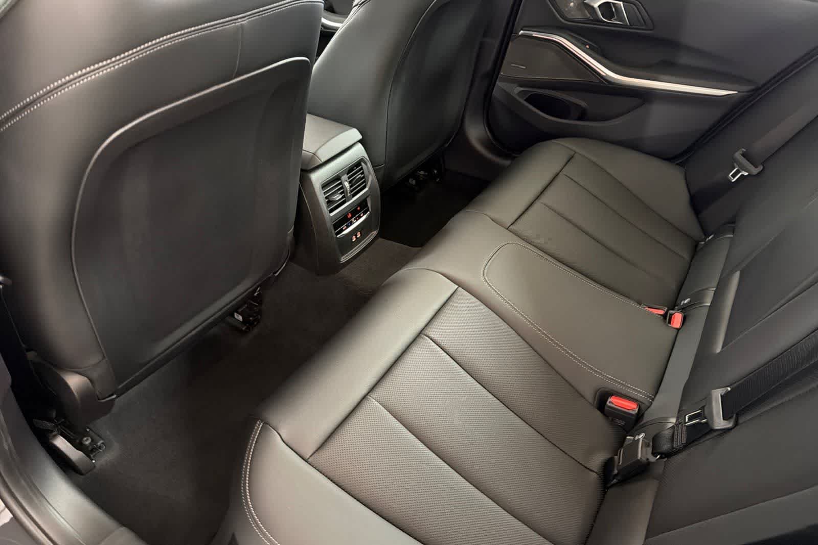 New 2026 Dravit Grey Metallic BMW 330i image 4