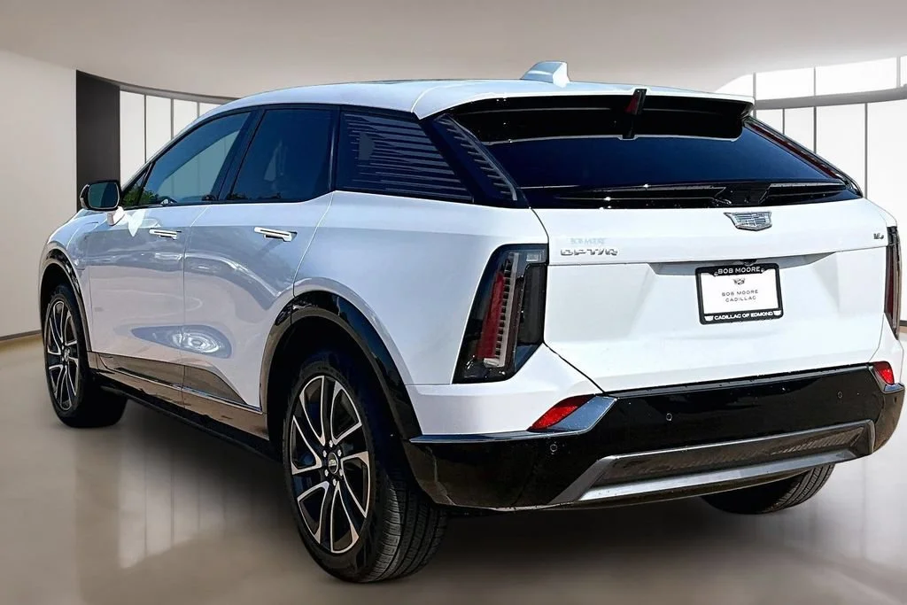 New 2027 Vibrant White Tricoat Cadillac Sport image 3