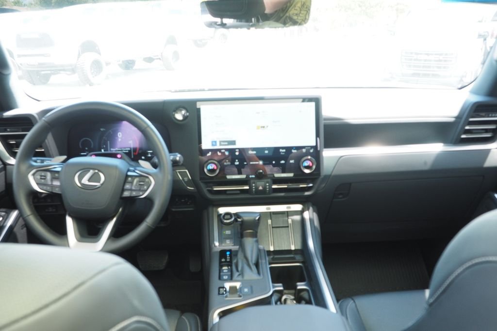 Used 2025 Silver Lexus 550 Luxury+ image 18