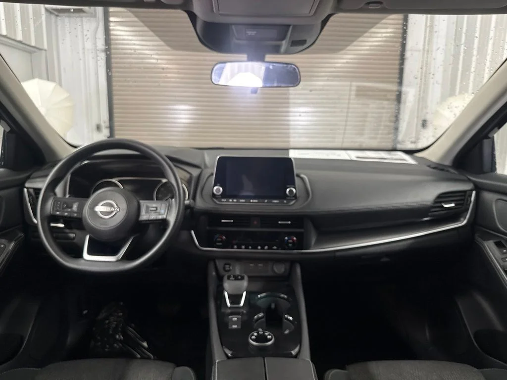 Used 2024 Deep Ocean Blue Pearl Nissan SV image 16