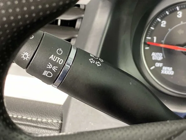 Used 2023 White GMC SLE image 19