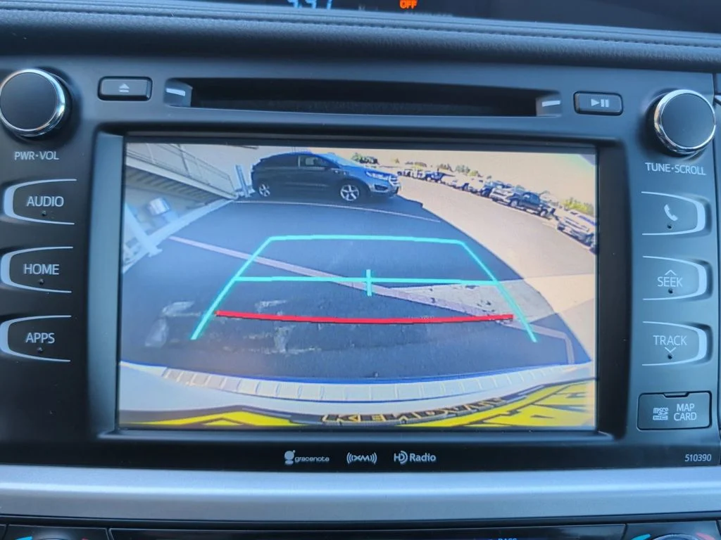 Used 2019 White Toyota XLE image 19