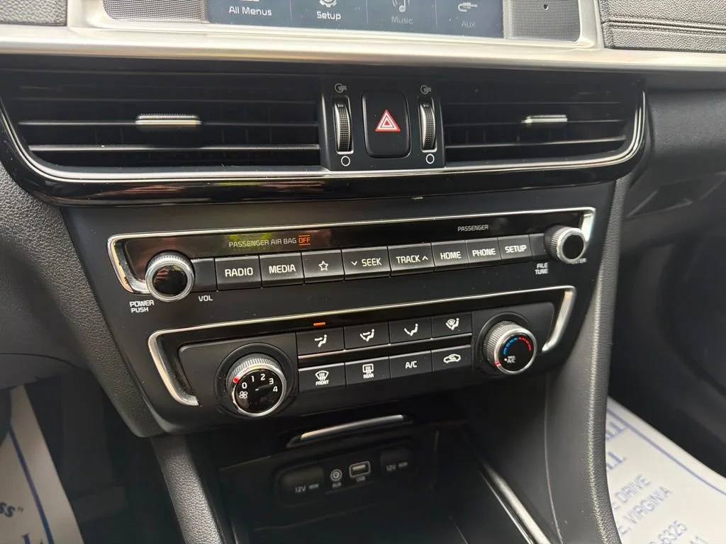 Used 2020 Sparkling Silver Kia LX image 20