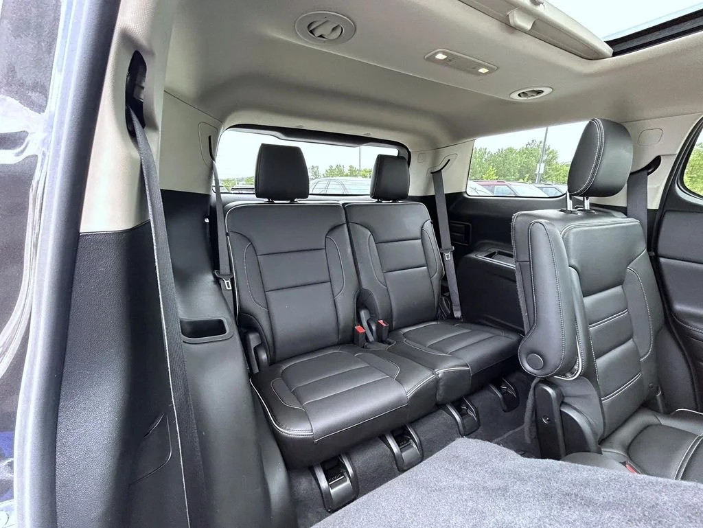 Used 2019 Silver GMC Denali image 20