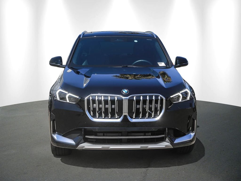 New 2026 Jet Black BMW xDrive28i image 2