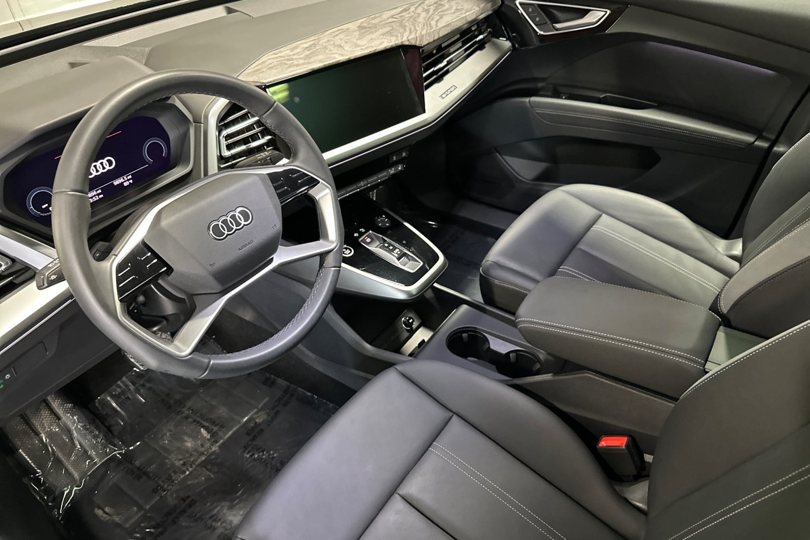 Used 2025 Mythos Black Metallic Audi Premium 45 RWD image 9