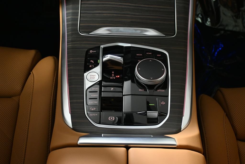 New 2026 Carbon Black Metallic BMW xDrive50e image 24