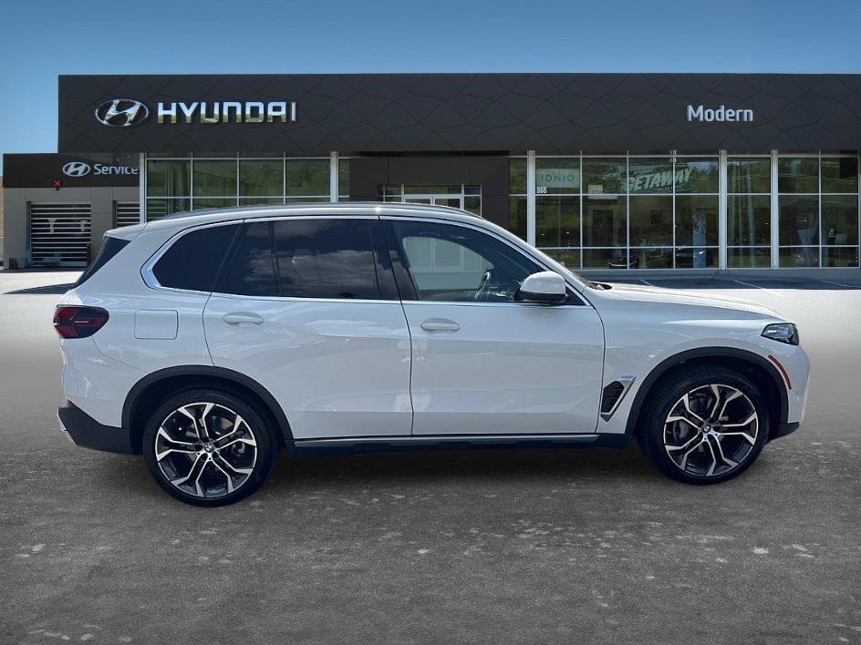 Used 2026 Alpine White BMW xDrive40i image 4