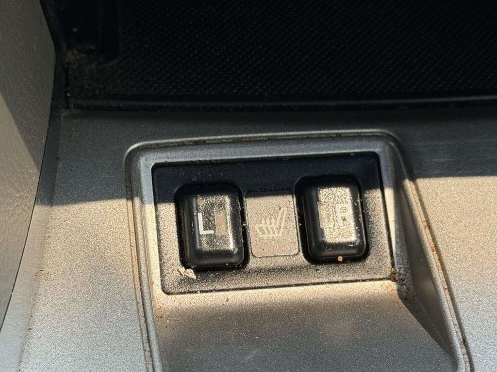 Used 2007 White Toyota Base image 5
