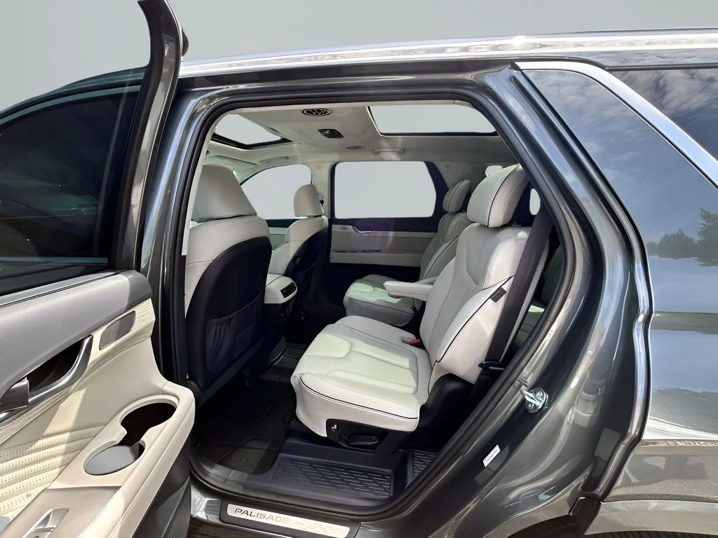 Used 2025 Gray Hyundai Calligraphy image 10