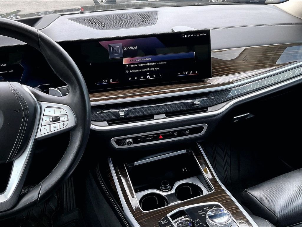 Used 2024 Green BMW xDrive40i image 19