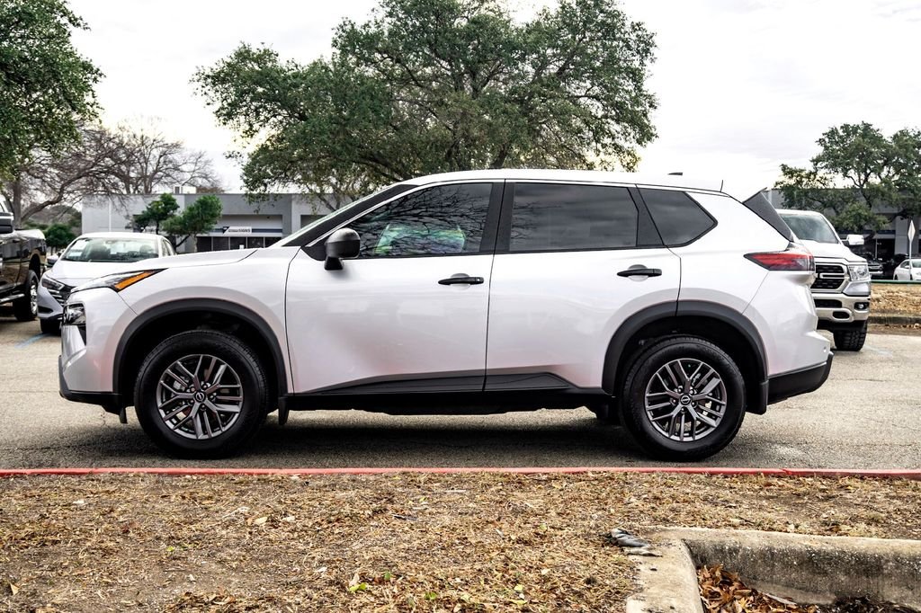 Used 2025 Silver Nissan S image 8