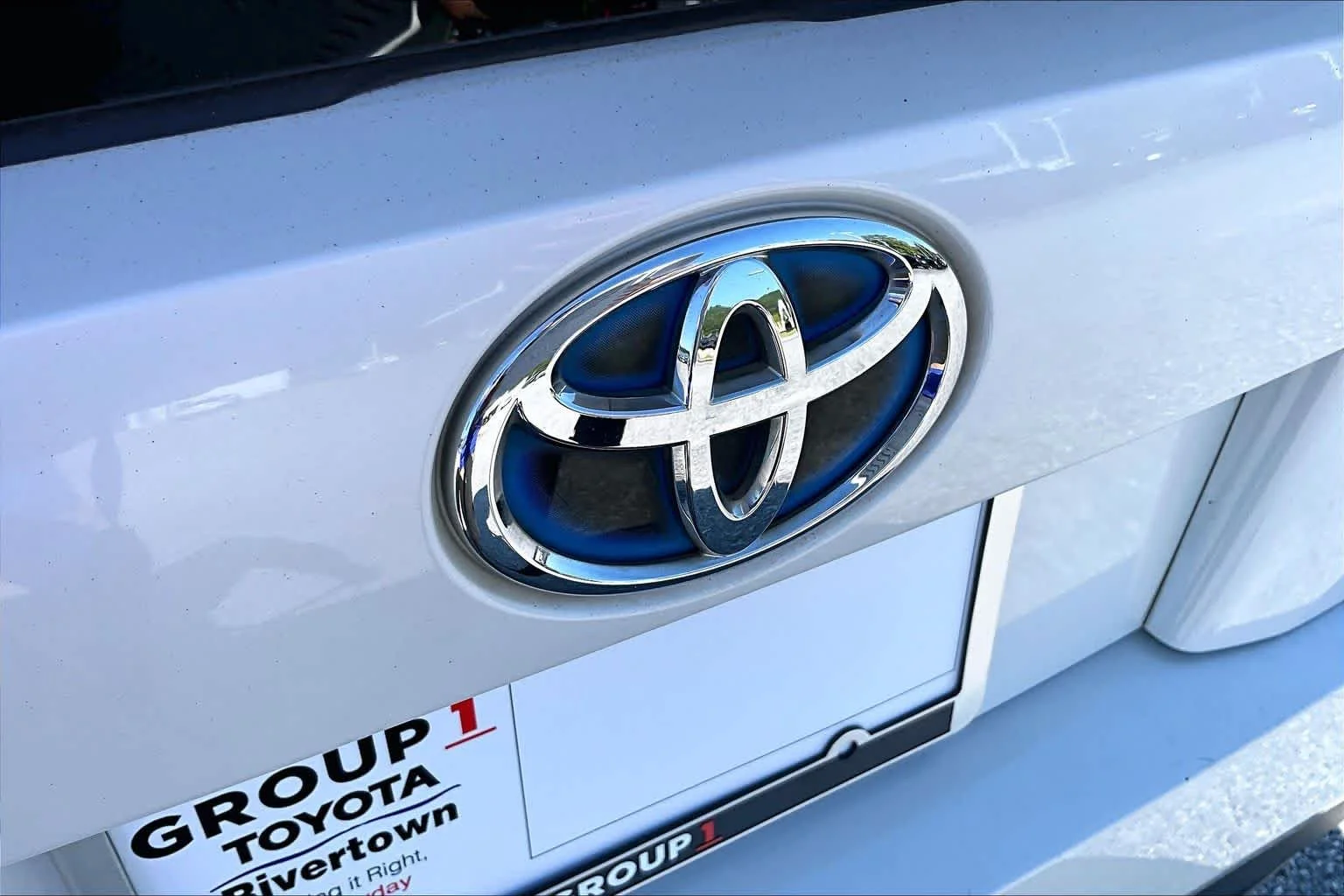 Used 2016 Blizzard Pearl Toyota Three image 8