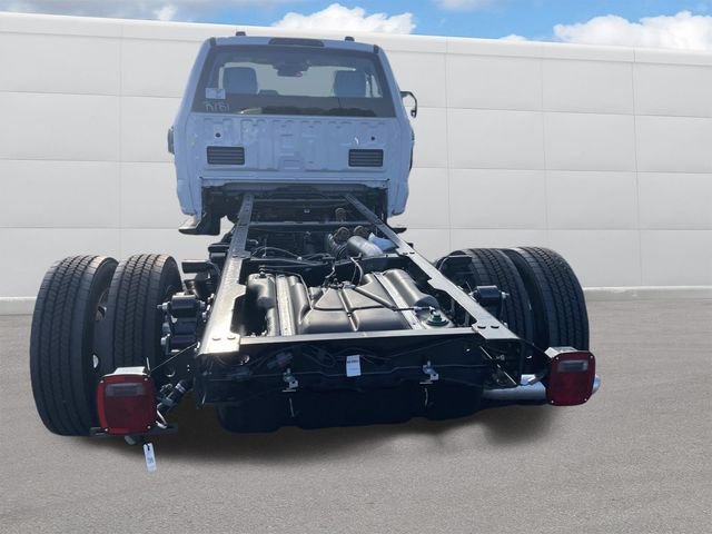 New 2026 Oxford White Ford F-550® XL image 3