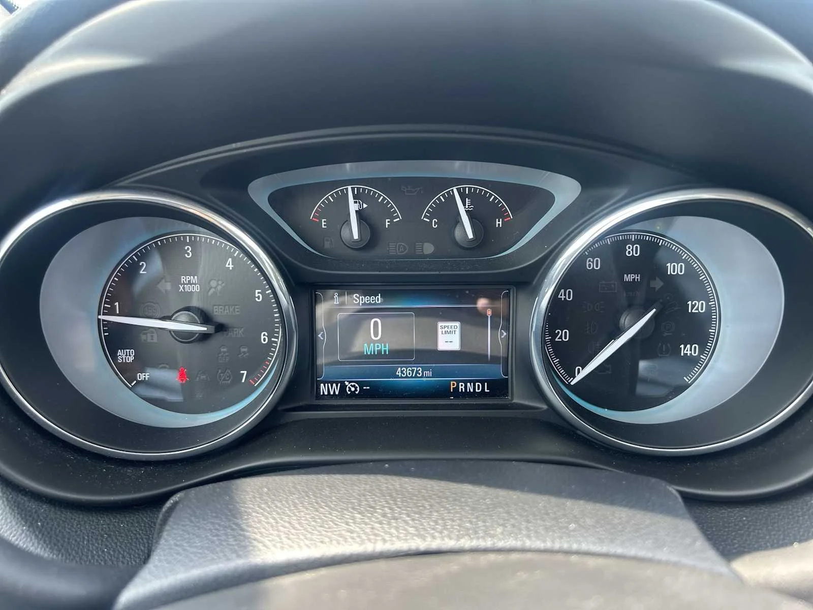 Used 2017 SUMMIT WHITE Buick Essence image 12