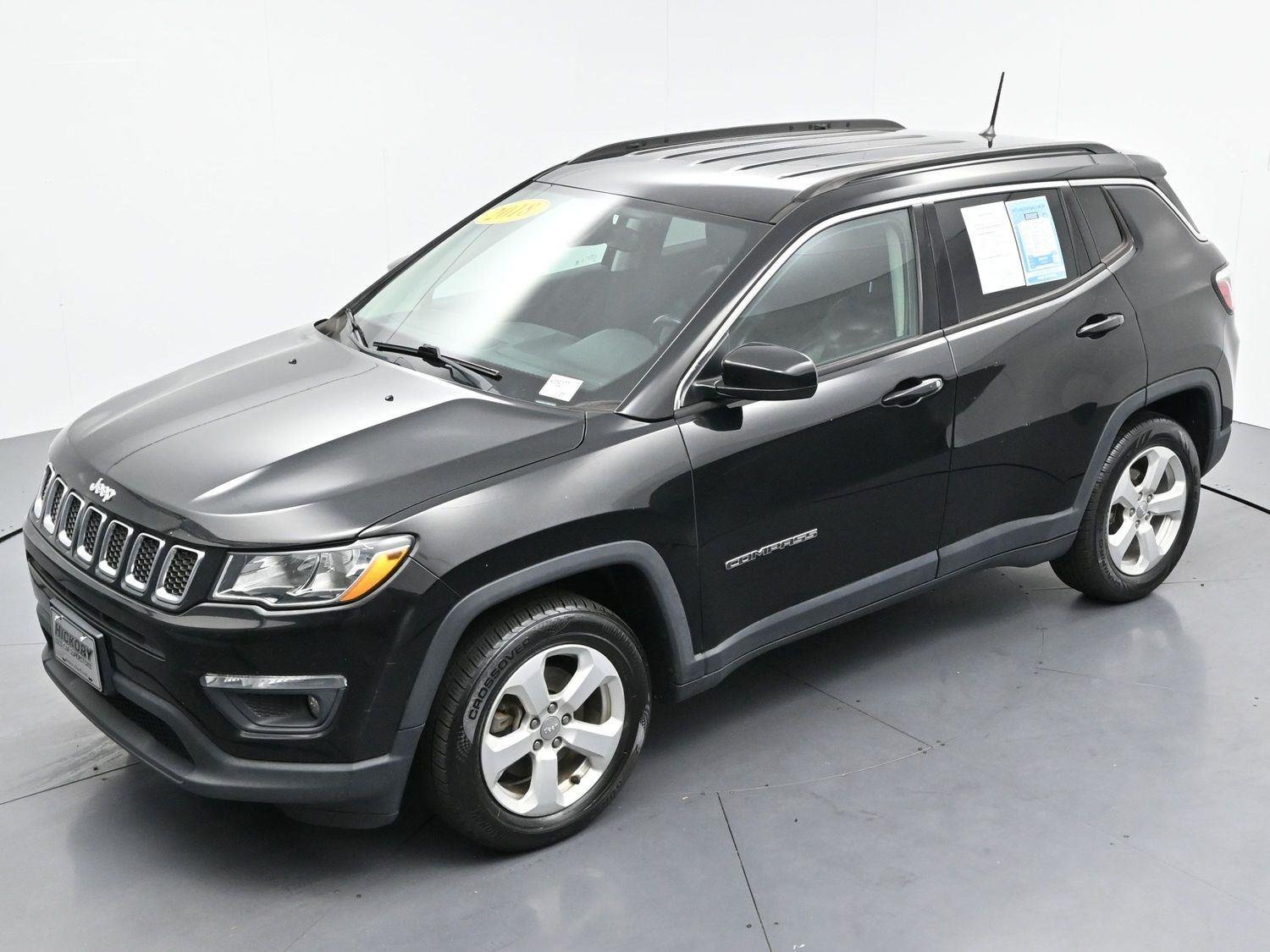 Used 2018 Diamond Black Crystal Pearlcoat Jeep Latitude image 36