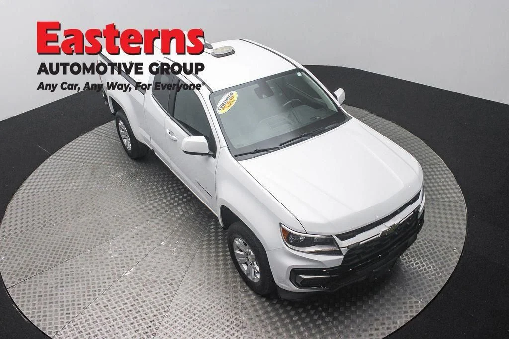 Used 2022 White Chevrolet LT image 3